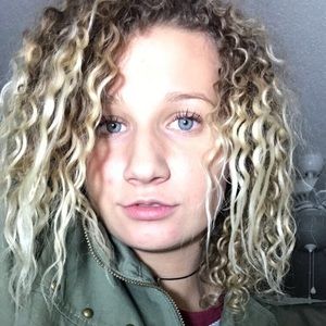 Meet your Posher, Hailey